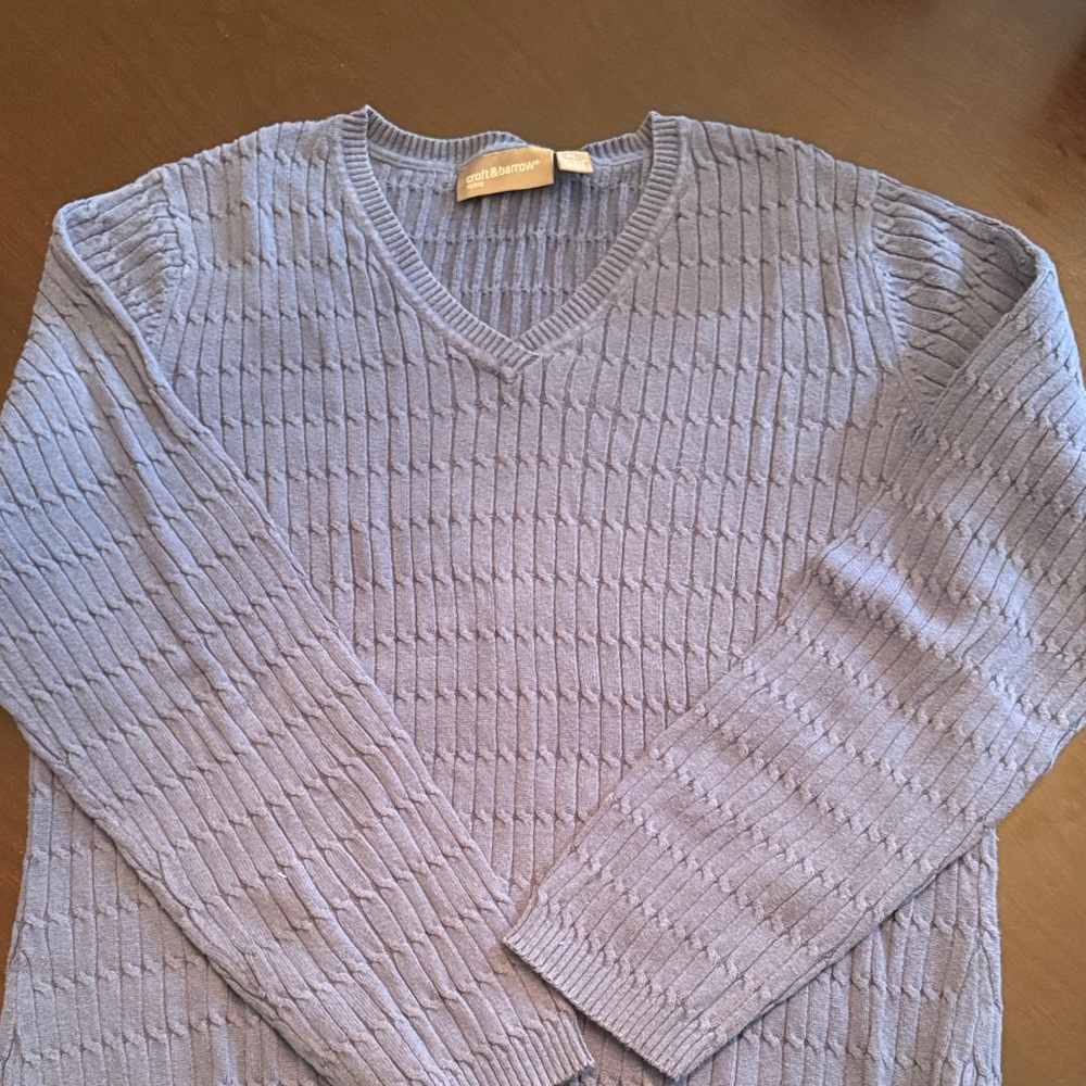 Croft & Barrow Textured V-Neck Sweater in Light Gray